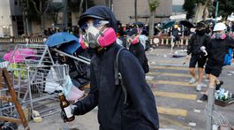 Zákaz nosenia masiek počas demonštrácií v Hongkongu je podľa súdu "neústavný" 