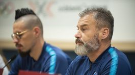 Slováci potrebujú výhru a kúsok šťastia. Hapal avizuje zmeny