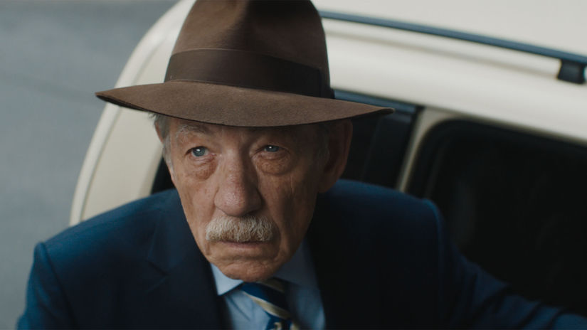 Ian McKellen v roli Roya Coutnaya