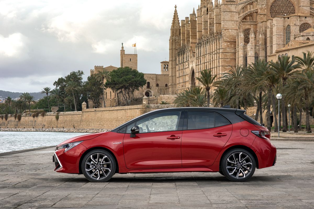 Hybridné modely od Toyoty sú aj bez dotácii...