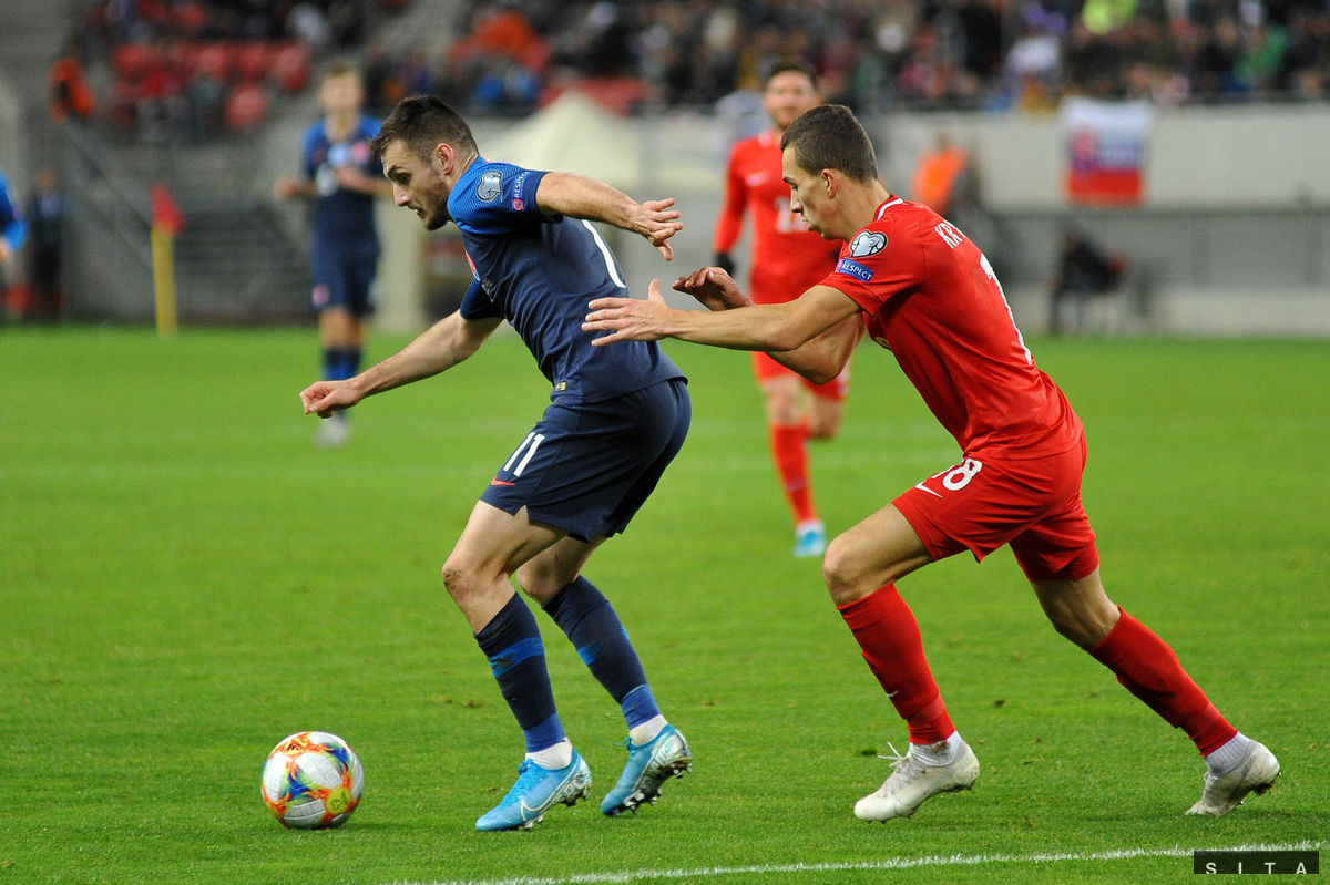 Matúš Bero (vľavo) v reprezentačnom drese.