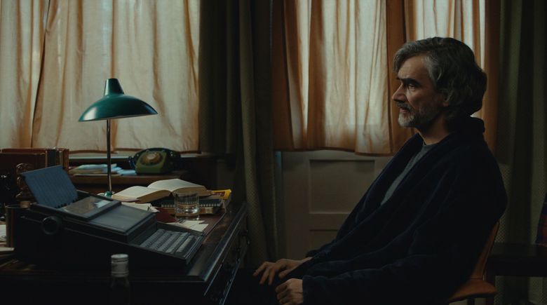 Martin Myšička v seriáli Bez vedomia z dielne HBO.