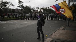 Počas protestov v Kolumbii zahynuli najmenej traja ľudia