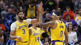 Lakers natiahli víťaznú šnúru, exceloval Davis