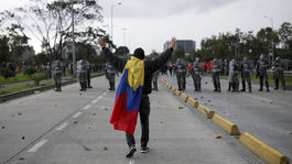 Útok na policajnú stanicu v Kolumbii si vyžiadal tri obete a sedem zranených 