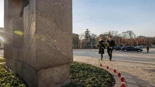 Ukrajina si pripomína výročie tragického hladomoru