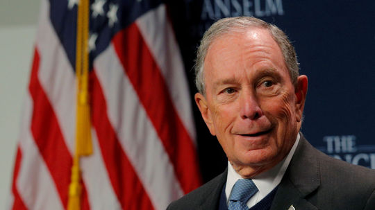 Americký miliardár Michael Bloomberg oznámil svoju kandidatúru za prezidenta