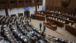 Posledná tohtoročná parlamentná schôdza môže byť výbušná