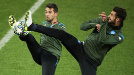 Potýčka a pokuty. V Neapole zúri vojna