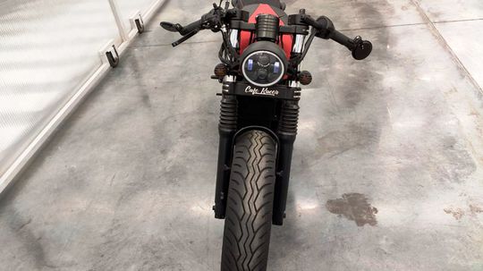 Kalašnikov - Café racer 2019