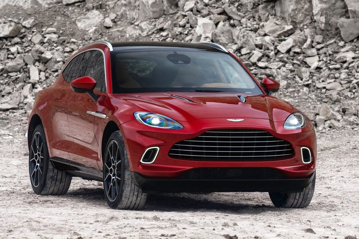 Aston Martin v Kameňolome? Áno, časy sa menia....