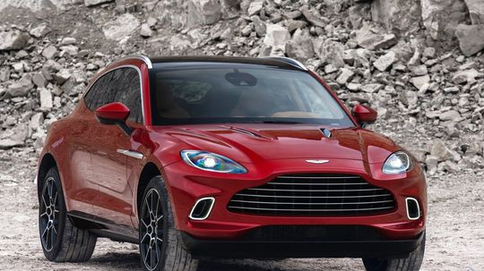 Aston Martin DBX - 2020