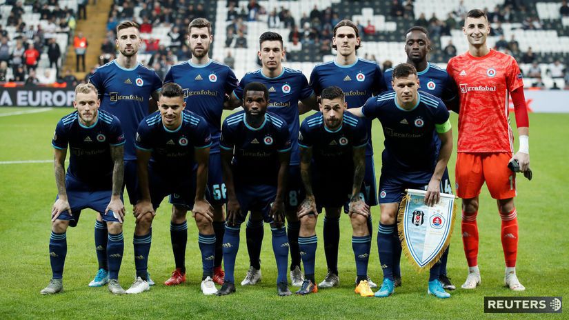 Futbalisti Slovana pred zápasom proti Besiktasu.