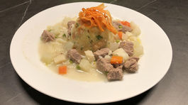 Teľacie ragú s viedenskou knedľou podľa Karin Haydu