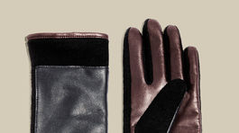 Dámske kožené rukavice COS. Predávajú sa za 59 eur. 