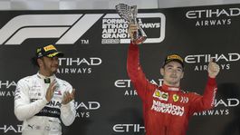 Prestup roka? Hamilton nevylúčil zmenu stajne 