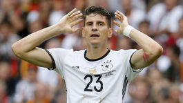 Gómeza obrali v zápase o 3 góly: VAR je katastrofa, našťastie už končím