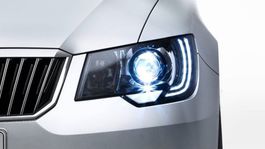 Škoda zvoláva viac ako 90 000 Superbov. Nie je sama