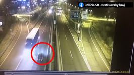 Srb sa na Mercedese hnal Bratislavou v protismere. Pozrite si video