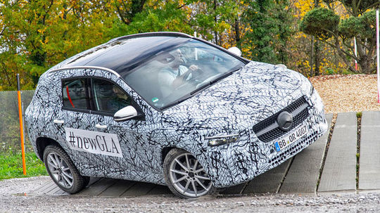 Mercedes-Benz GLA - maskované prototypy 2019