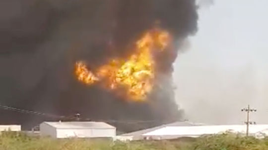 Pri výbuchu a požiari v továrni v Sudáne zahynulo 23 ľudí, 130 je zranených