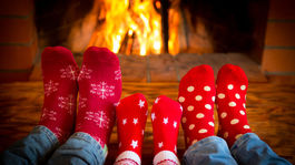 Pozor na požiare zo sviečok, zhon na cestách a úrazy na lyžiach