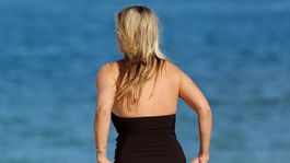 Celulitída? Má ju aj topmodelka Kate Moss, v Miami ju neskrývala