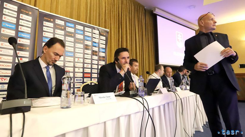 Miroslav Šatan (vľavo) počas štvrtkovej...