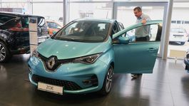 Dotácie na elektromobily sa rozchytali za štyri minúty!