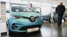 Carwow: Na elektromobily sa čaká aj rok. Ako je to možné?