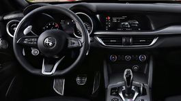 Alfa Romeo-Stelvio-2020-1024-0f