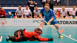 Výbuch v prvej tretine. Nahnevaný tréner: Nemôžeme porážať najlepších