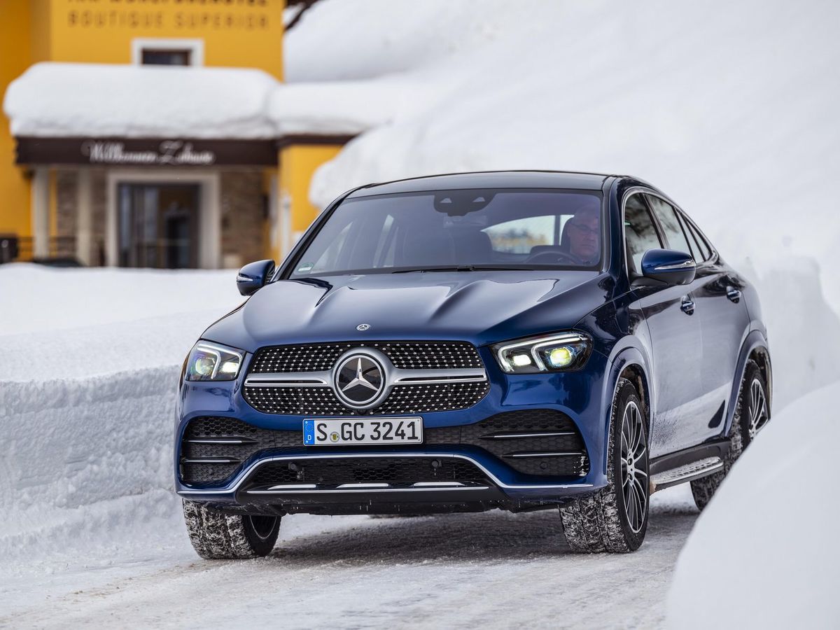 Predná časť je zhodná s SUV verziou modelu GLE.