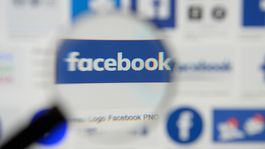 Facebook čelí bojkotu reklamy. Ignoruje ho aj Starbucks