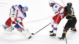 Vo Vegas úradoval rodák z Bulharska. Vo Winnipegu Scheifele