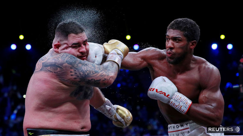 Anthony Joshua udiera Andyho Ruiza v titulovom...