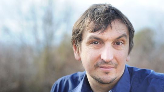 Lektor Juraj Hipš.