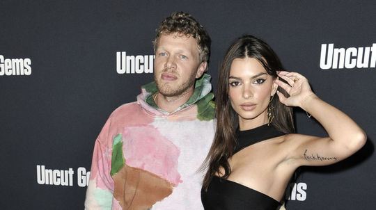 Herec a režisér Sebastian Bear-McClard a jeho...