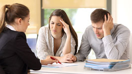 Od nevýhodnej zmluvy môžete odstúpiť. Ak splníte podmienky