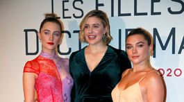 Režisérka Greta Gerwig  (v strede) a herečky Saoirse Ronan (vľavo) a Florence Pugh.