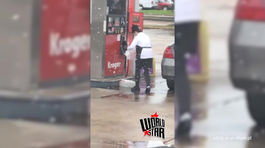 Neuveriteľné, žena tankovala benzín do igelitovej tašky