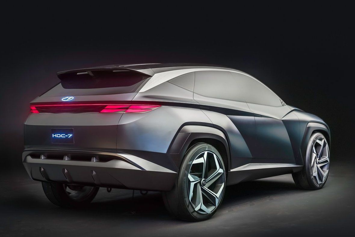 Zo svetelných efektov ťaží aj zadná časť. Po...