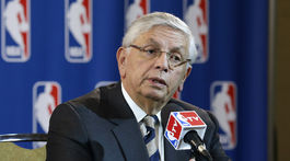 Oživil NBA. Jej najdlhšie slúžiaci šéf zomrel 