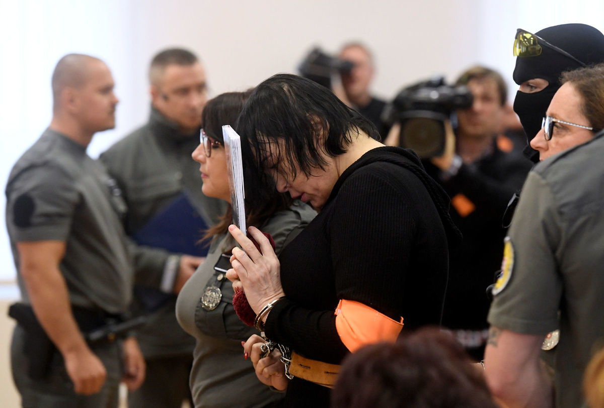 Alena Zsuzsová na pojednávaní súdu v prípade...