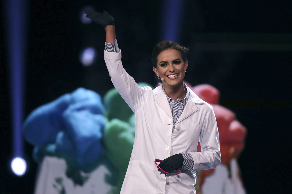 24-ročná Camille Schrier sa stala Miss America...