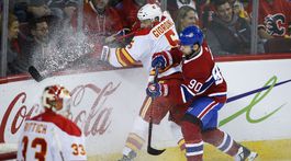 Islanders potrestali Chárovu chybu, súboj Slovákov i koniec Tatarovej šnúry