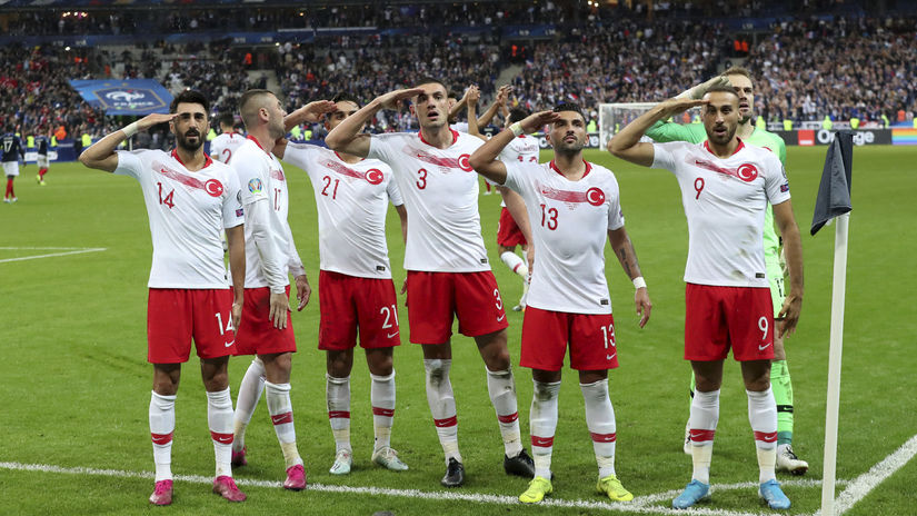 Turecko, futbal, salutovanie
