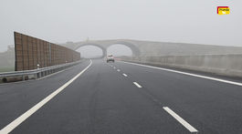 Rýchlocestu R7 otvoria aj s hrdzavými stenami. Pozrite si video