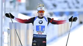 J.T. Bö si s ostatnými robí čo chce. Aj s jednou minelou mal suverénny náskok