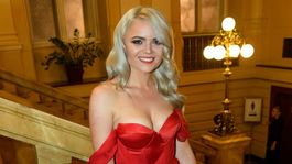 Vianočný súboj zvodných superstaristiek! Mašková v striebre, Stýblová ohnivá!